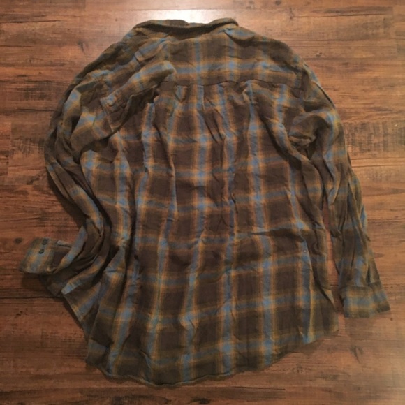 3XLT Foundry button down - Picture 3 of 3